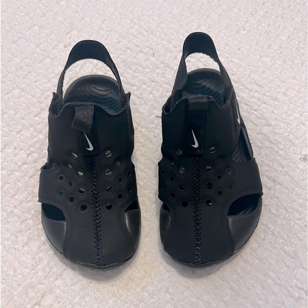 Nike Sunray sandals